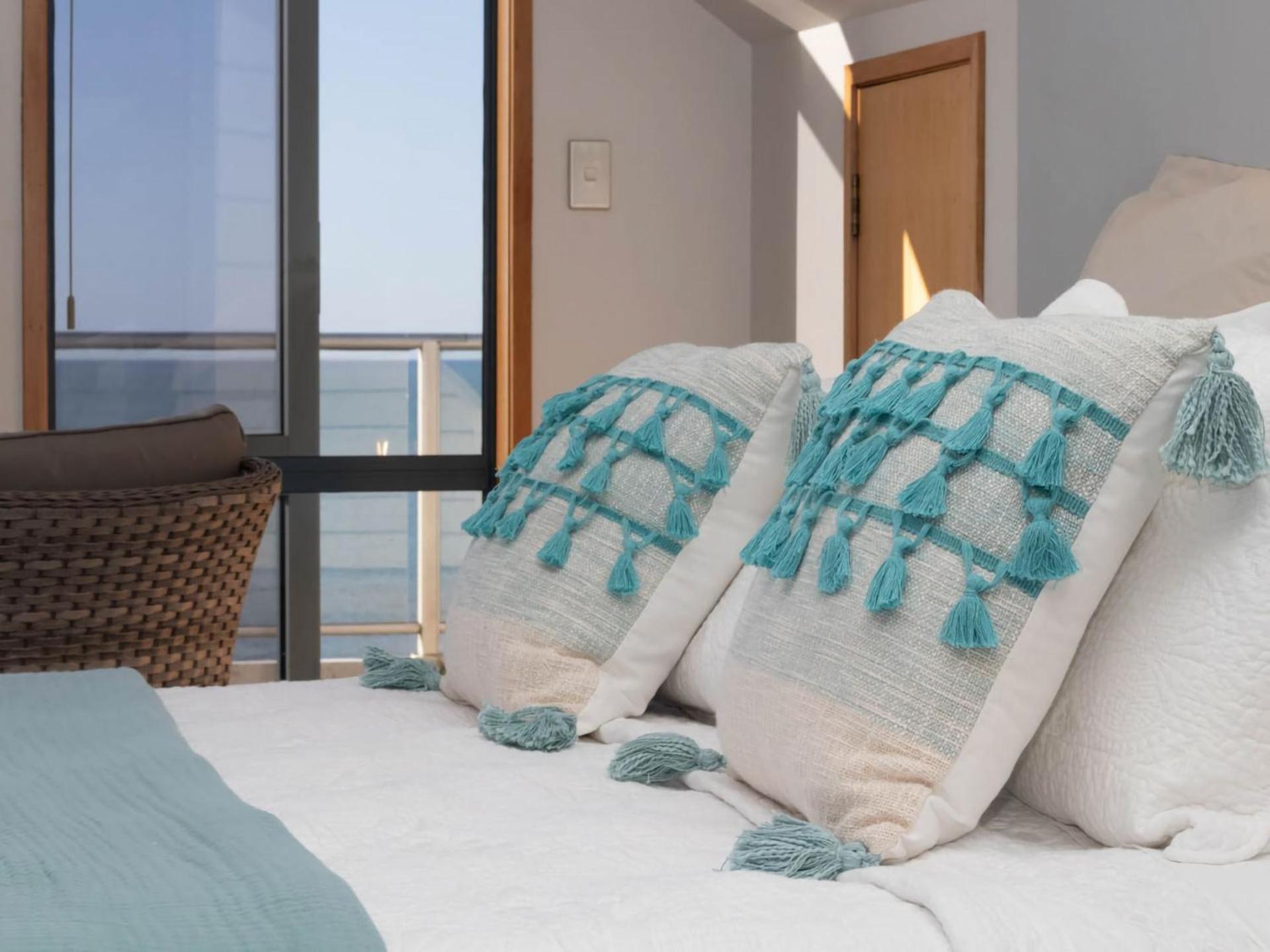 Beachfront Bliss On Wanaka Terrace Support Local Villa New Plymouth Exteriör bild